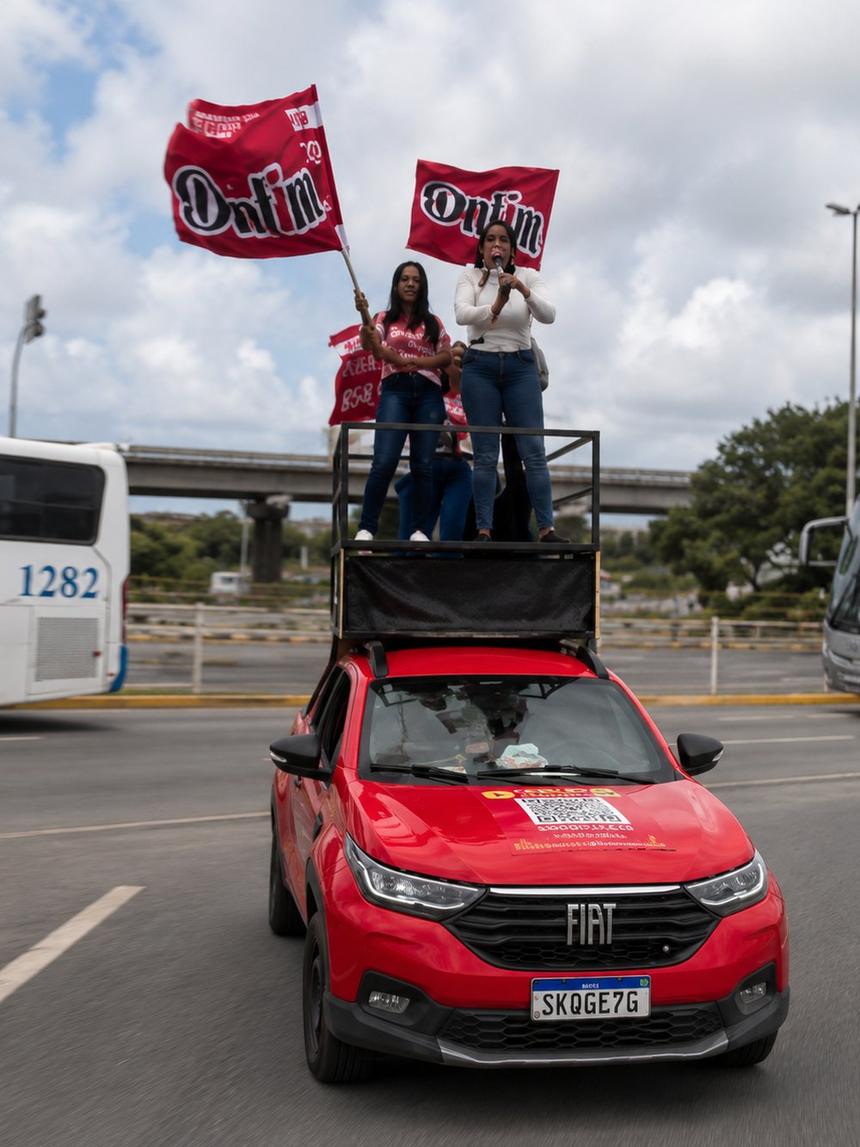 Mini trio da Celso Cunha com equipe em cima